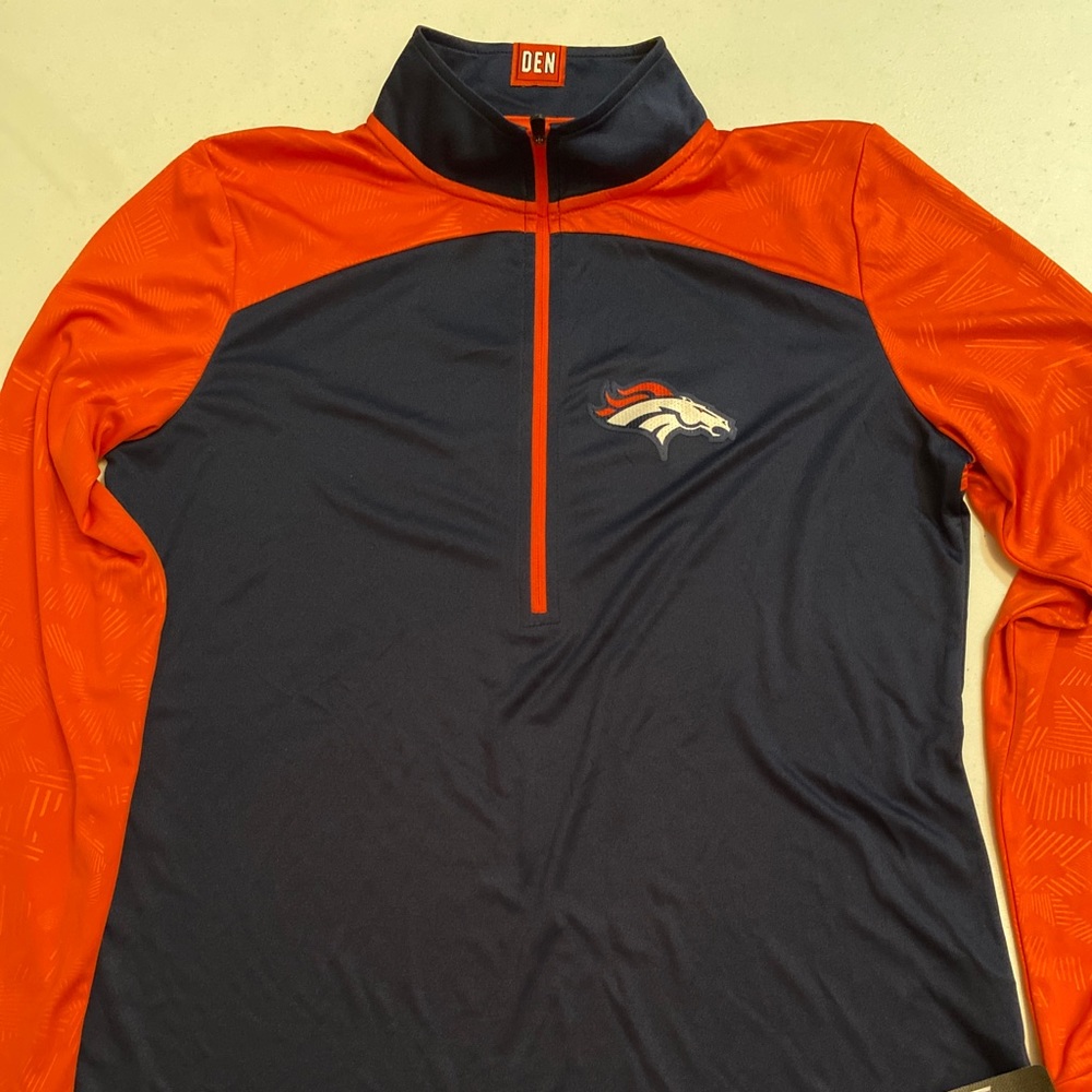 Denver Broncos womens Half Zip Pull Over Medium